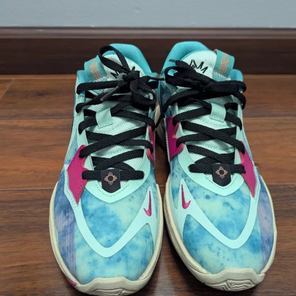 Kyrie Low 5 Community "Jewell Loyd" Basketball Shoes M 7.5 / W 9